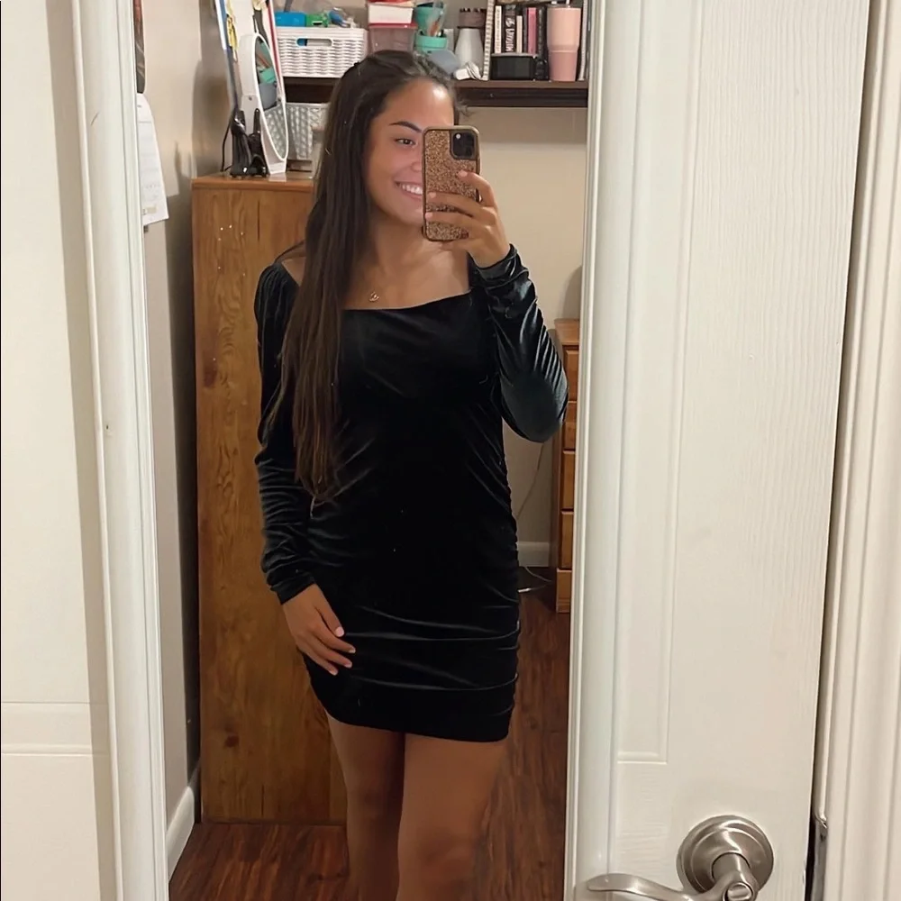 Dress - Picture 1 of 3